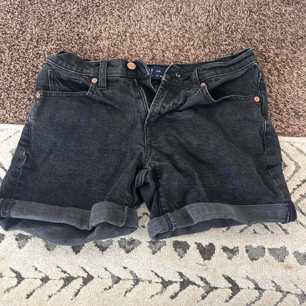 Gap Denim 5 Inch Black Denim Shorts Size 2/26